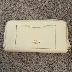 Coach accordion zip wallet